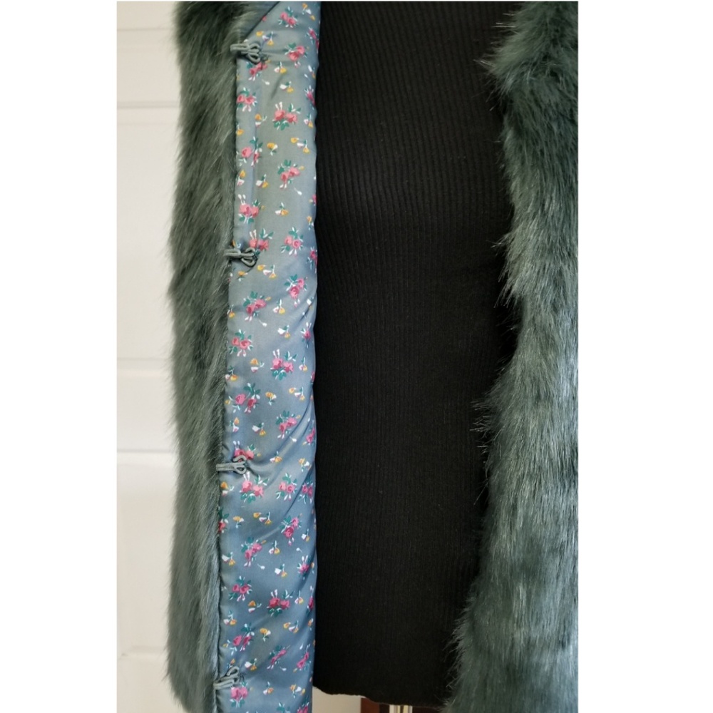 🆕️⬇️Laundry by Design Mint Green Faux Fur Vest - Picture 5 of 8